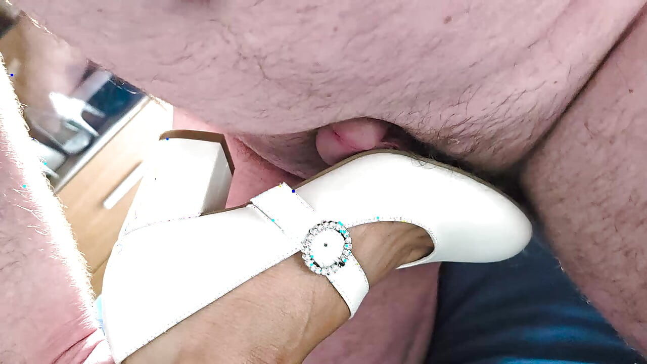 나는 그녀의 신부 발 뒤꿈치에 대해 생각을 멈출 수 없었다, 36