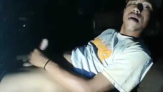 Akoru en altına indir