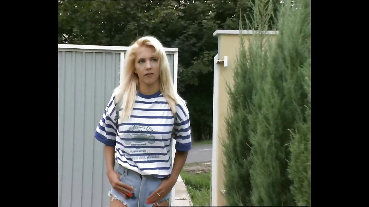 Blonde Italienische Nymphe Verführt Stiefvater