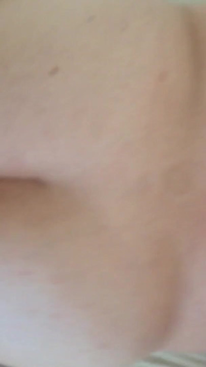 Mora se videti trenutak od "Žena milfa koja vara je jebana otpozadi i svršavanje po dupetu"