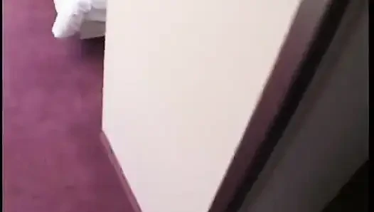 Yuvarlak götlü spex esmer bakış açısıyla sikiliyor