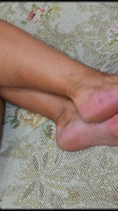 Big-breasted MILF in a denim dress tries foot fetish | Clip 2