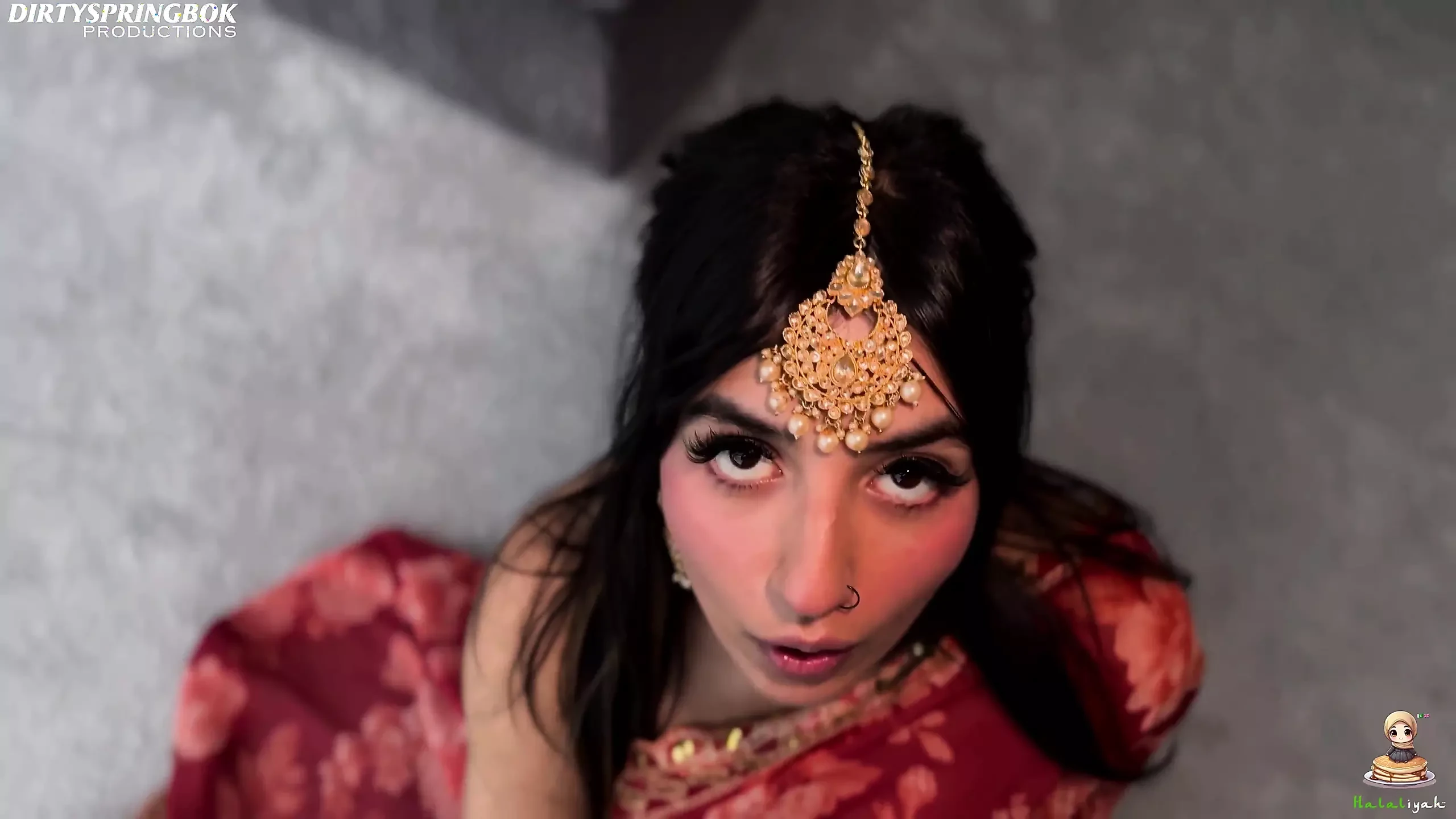 Pakistanska Bhabi Aaliyah Yasin låter en vit kuk komma i munnen