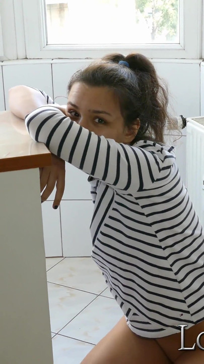 Sexy brunett pissing all over