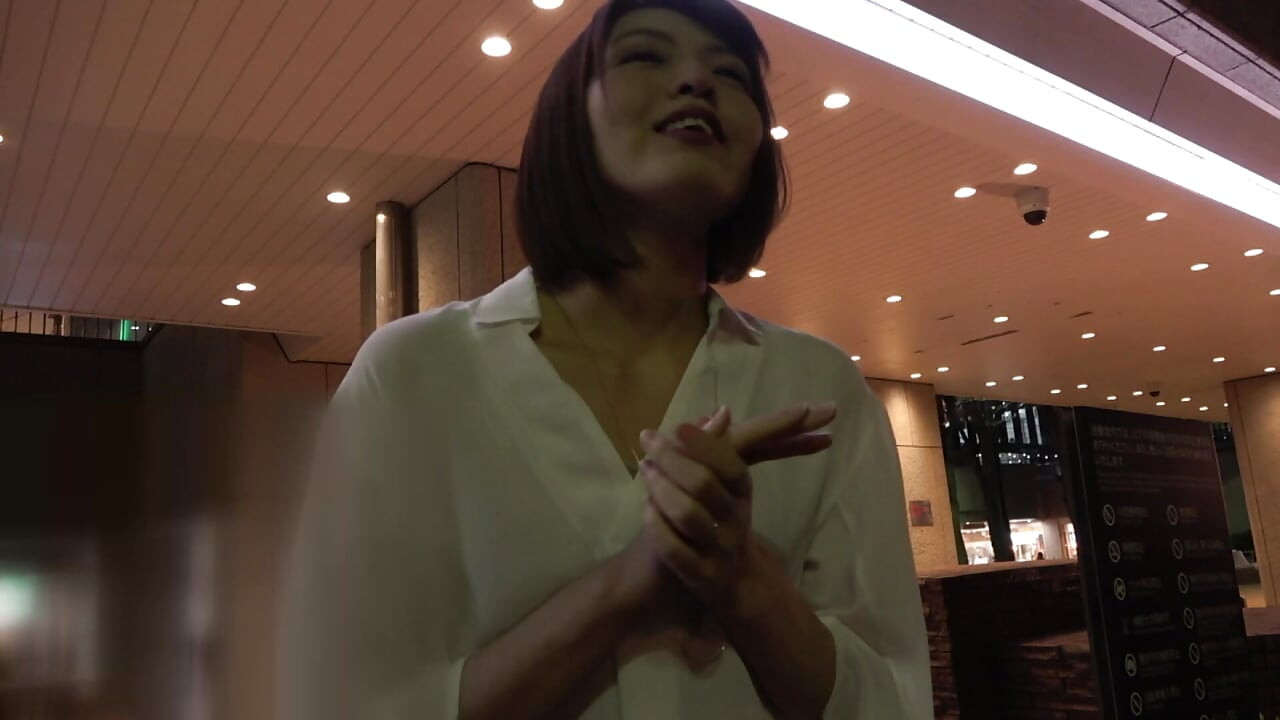 A072B03 スレンダー美人妻と野球拳！快楽の虜になった奥様の腰は止まらない