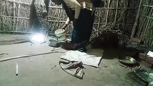 Köylü yenge evde sikişiyor