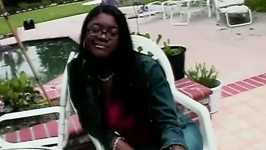 Interracial Schwesternschaft Bash: Heißes outdoor-abenteuer