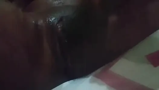 Tatlı tatlı amcığımda salatalık kullanmayı gerçekten seviyorum