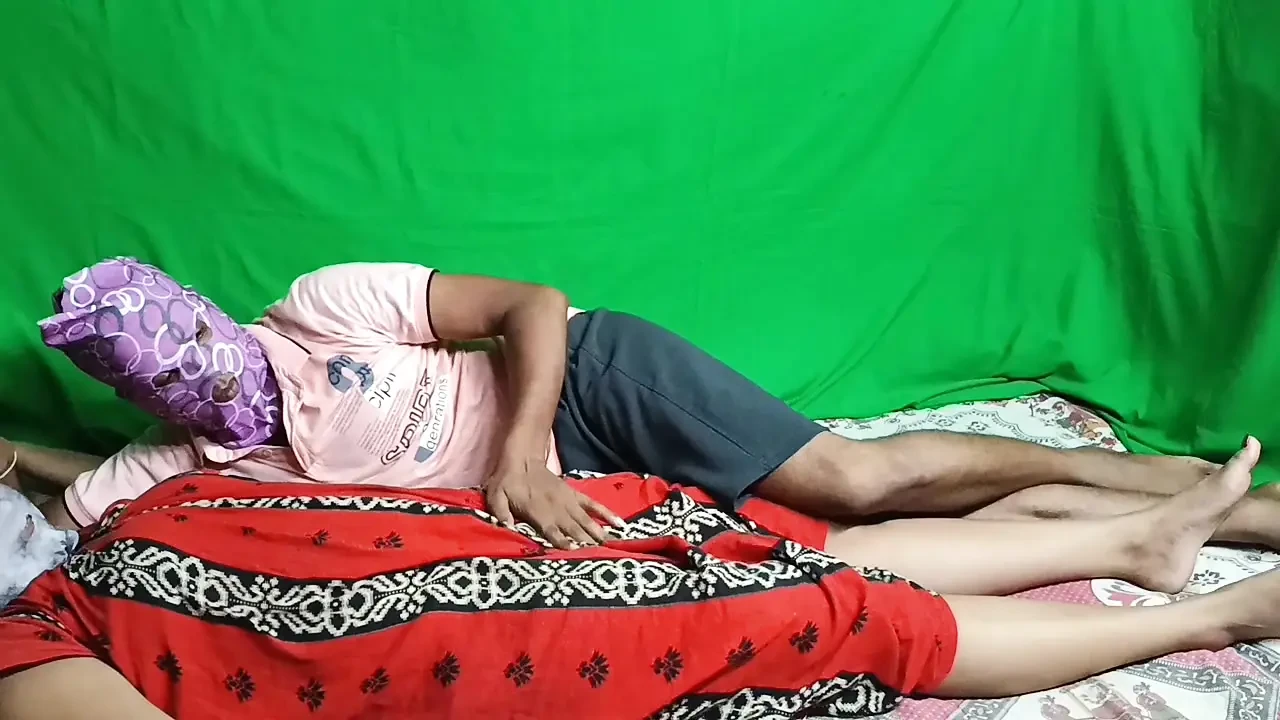 Memek sempit kakak ipar india dientot habis-habisan sama devar dan suaminya - audio bahasa india - video lengkap hd 4k 2025