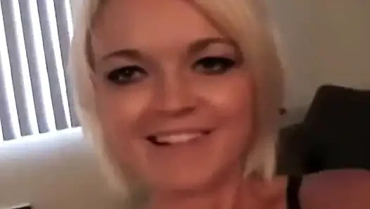 Paige dientot habis-habisan sampai dicrot di dalam