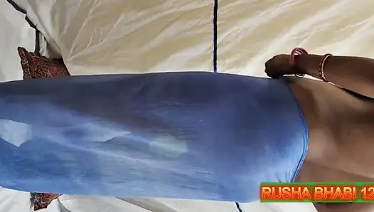 Hintli Üvey Kız Kardeş Erkek Arkadaşıyla Görüntülü Görüşme Yaparken Yakalandı