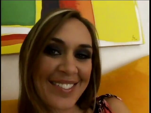 Tio negro cachondo clava chica tetona blanca con su enorme schloeng oscuro