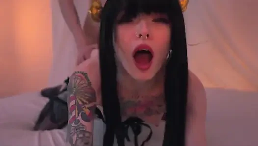 Memek sempitku dientot gaya doggy habis-habisan sampai mengerang keenakan Karneli Bandi