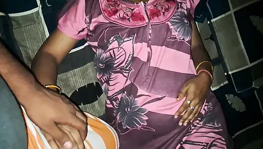 Pados ke uncle ne mujhe ghar main akela pake mere saath mast sex kiya aur maal mere upar hi nikal diya