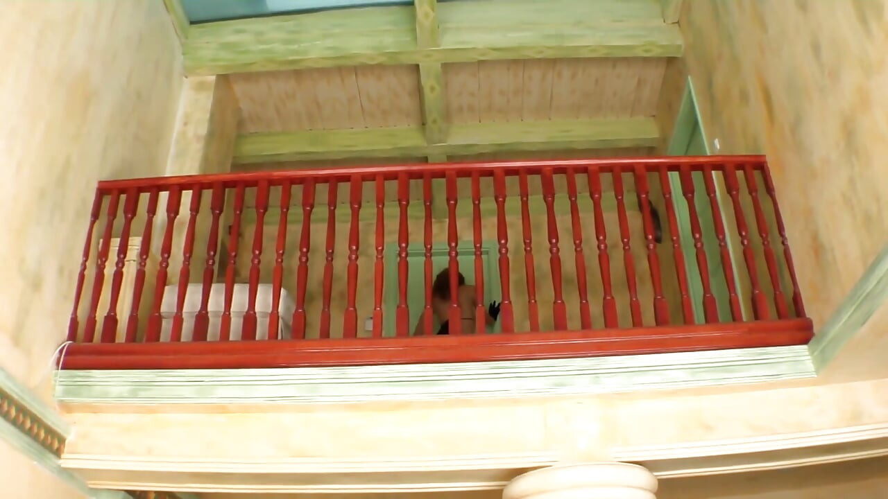 สาวสีผมบรูเน็ตสุดฮอตยัดกล้วยในหีเธอ