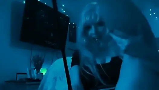 Kızlar seks ve sürtük seviyor