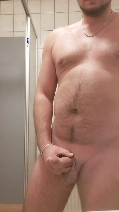Wixxing in the bathroom with cumshot