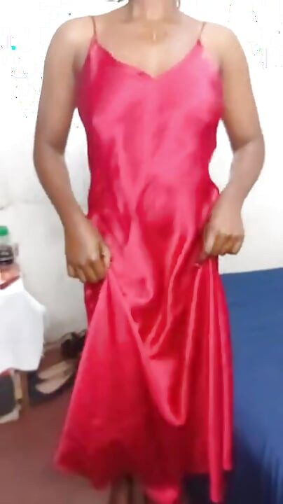 oung mulher negra com belos peitos grandes deslumbrante beleza negra
