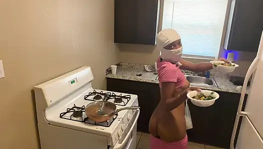 Hot babe naked making breakfast for her boyfriend m