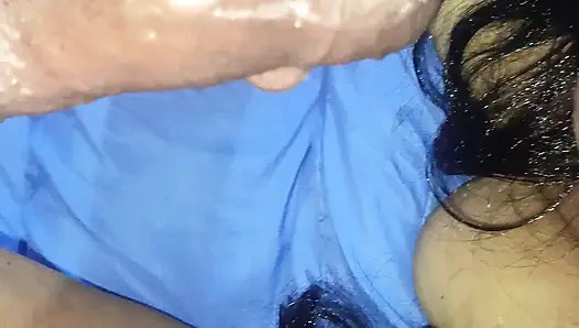 Mengisap kontol dalam-dalam