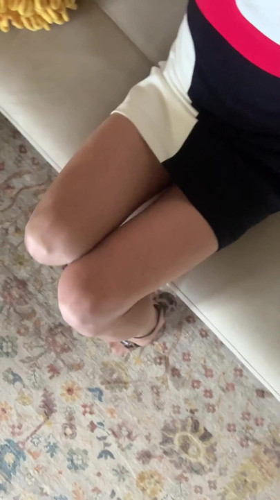 THE MATURE STEPMOMS ZIPPER GOT OPENED.THE END IS SHOCKING | Clip 1