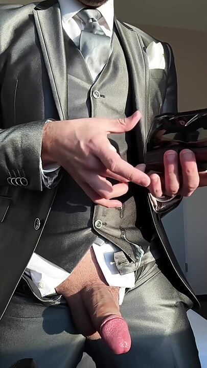 Pengantin pria masturbasi di kamar hotel