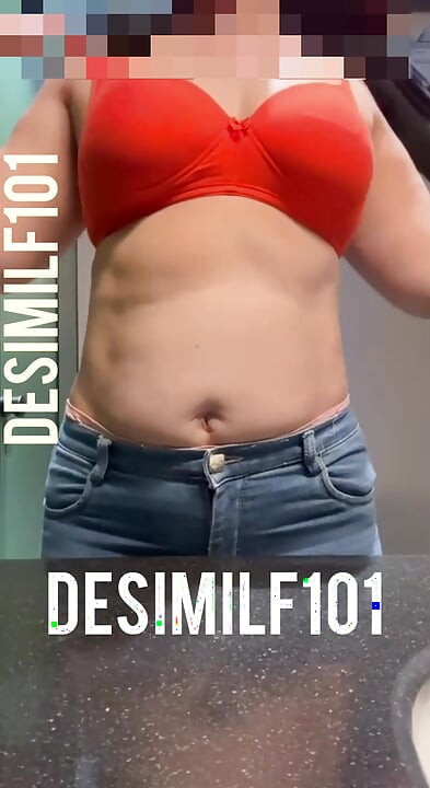 Bhabhi selfie boobs show