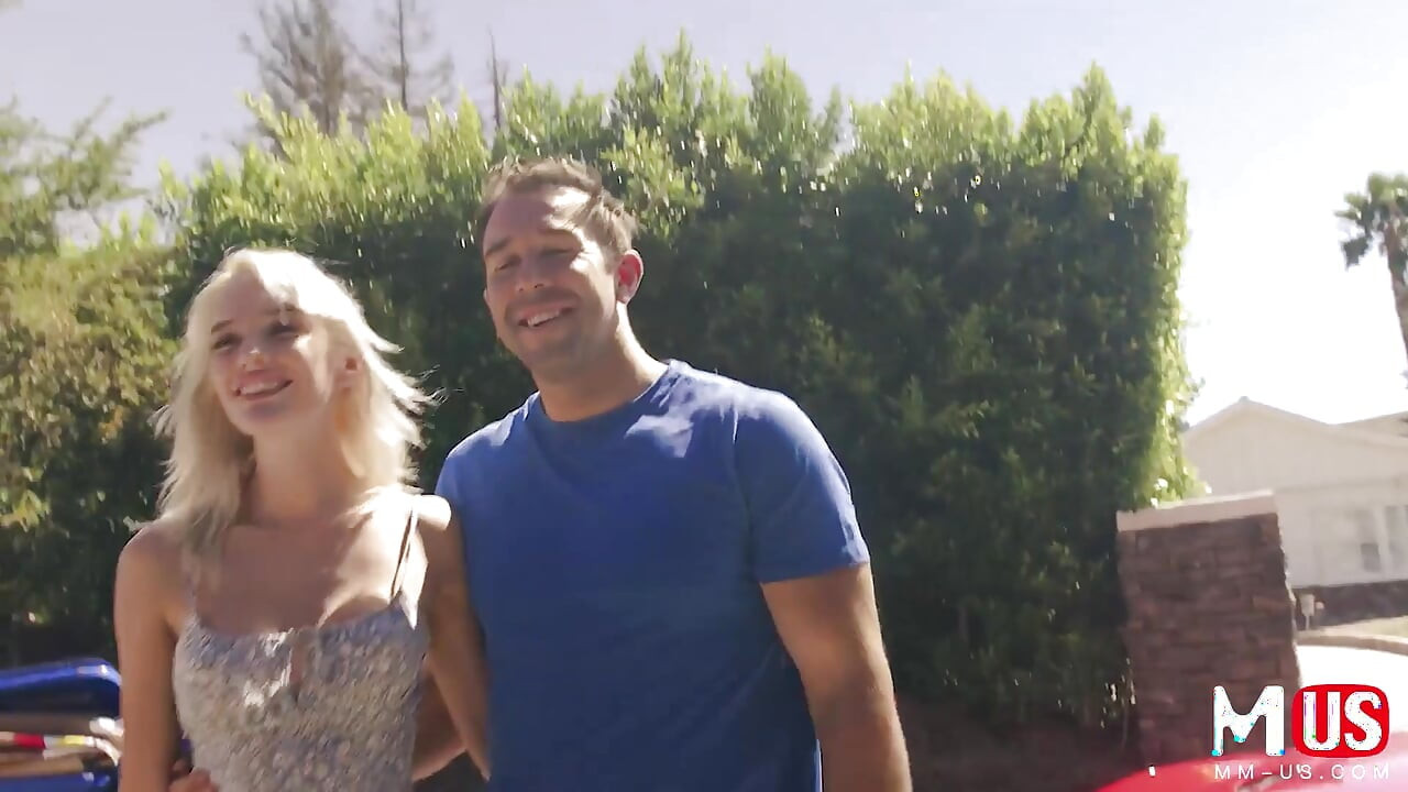 Blondă obraznică seducătoare Kenna James