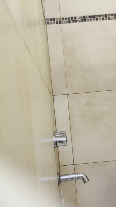 ฉันเริ่มบันทึกโดยบังเอิญขณะที่กําลังอาบน้ํา... | คลิป 2