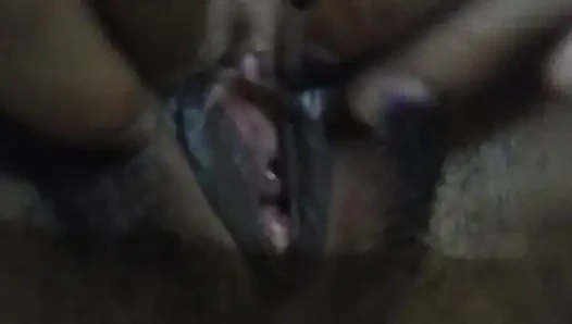 Chut may ungli dal kar fingering Kar Kay chut ka pani nikala