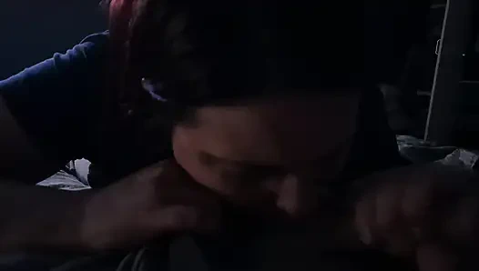 Kız arkadaşla sinsice boşalıyor