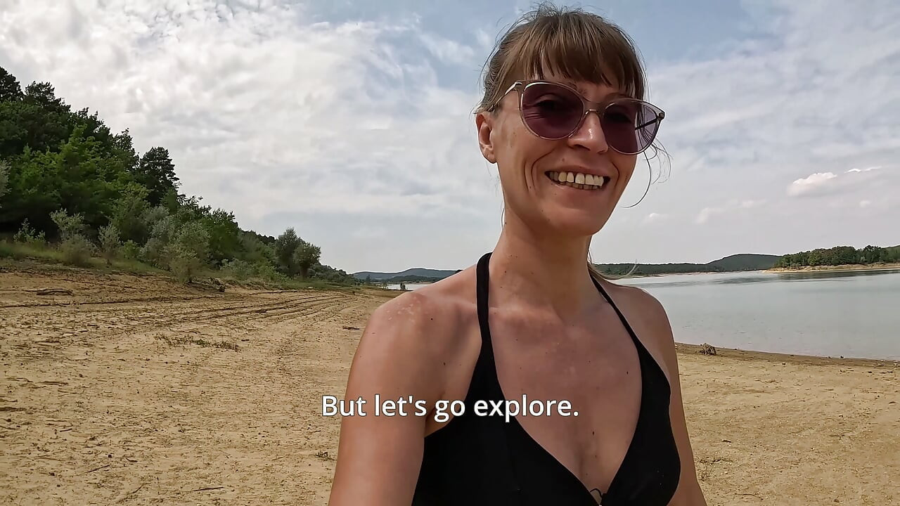 AlmaSol Vlogger at French Nudist Beach Sees a Guy Jerking Off and Sucks His Cock Until He Cums