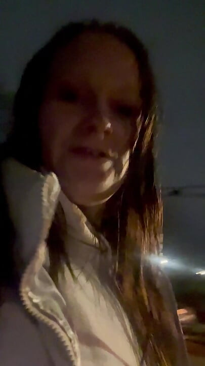 介護助手が休憩中に公衆トイレで射精