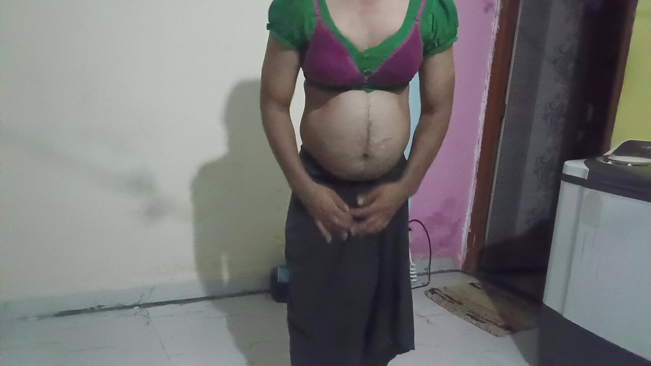 Maine apni wife ke kapde pahan kar dance Kiya