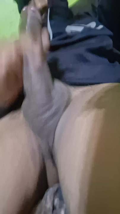 Yalnız oğlan mastürbasyon yapıyor