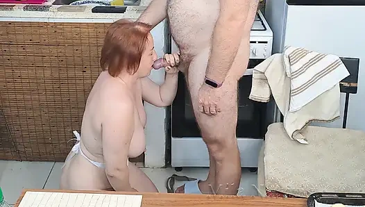 Соблазнил горничную и кончил на ее лицо