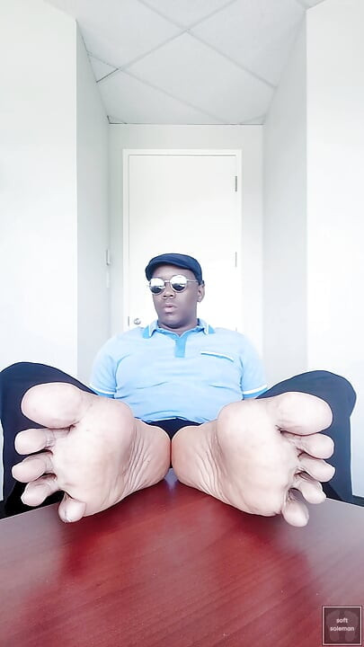 Male soles in the office (4) (2026)
