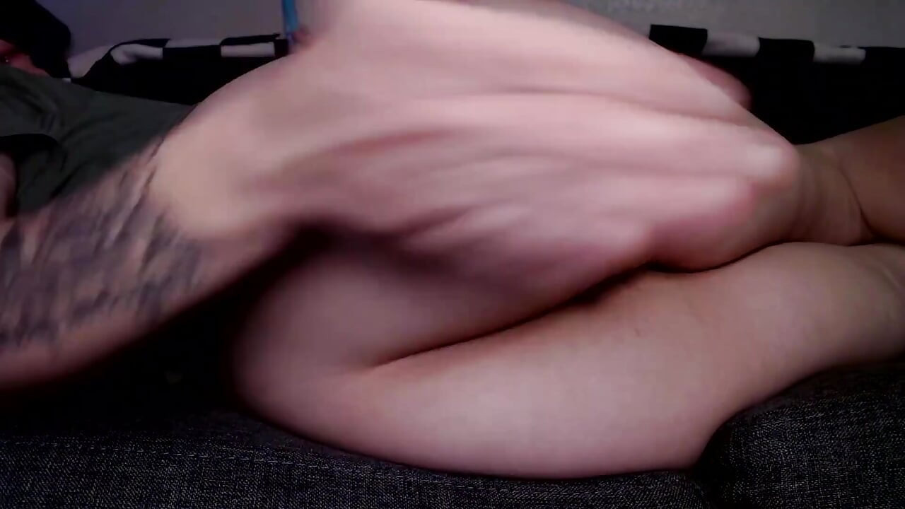 Les fesses écartées rebondissent un ignorement naturel