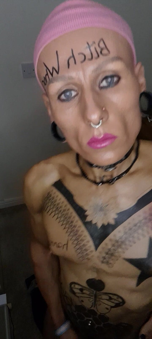 Brown fake tan Puta