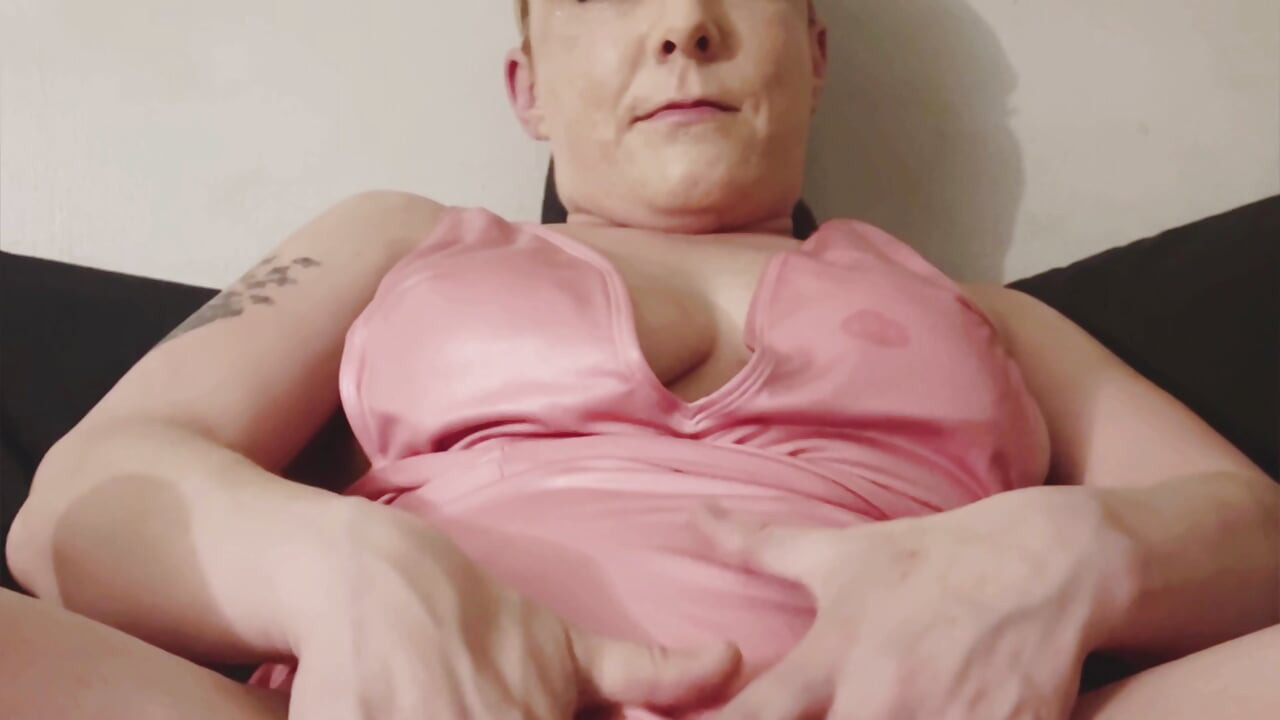 Seksowna milf Panna Ada chce być gwiazdą porno