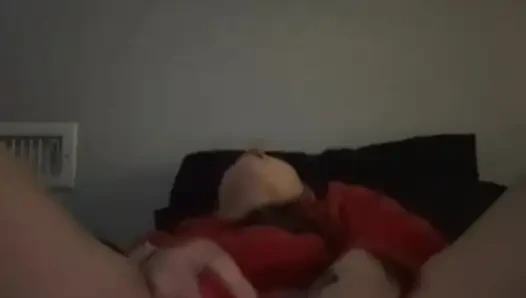 Трахаю мою тугую киску комбинированными игрушками дилдо