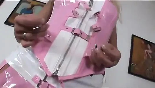Bu sıkı amına koyduğu gerçek büyük bir lastik yarak