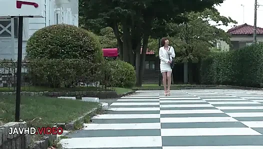Risa mizuki si istri nakal jepang lagi asik nyepong kontol penggemarnya