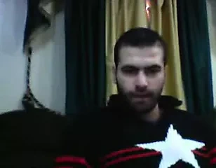 热辣的叙利亚男人在直播中自慰