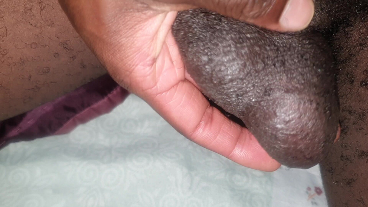 Squeezing my black balls