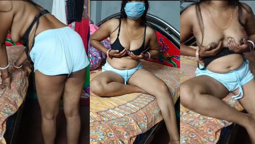 Desi Bhabhi Showing Her Big Boobs & Her Sexy Backside