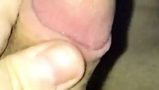 Precum y enorme carga de semen se acercó a mi polla