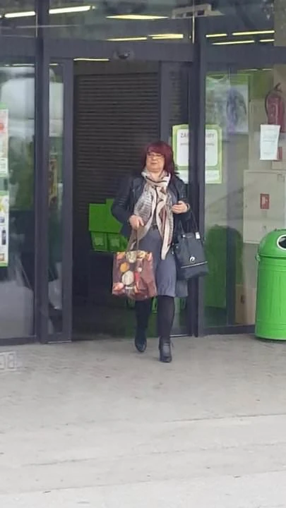 LOVELY RED HEAD MATURE