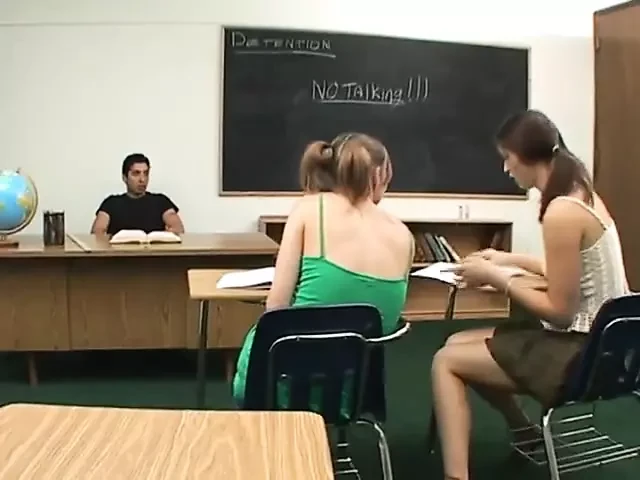 Hot teens swapping cum in this great threesome scene