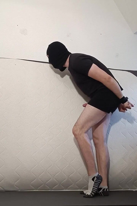 Ze vernietigt mijn ballen en ik ben weerloos